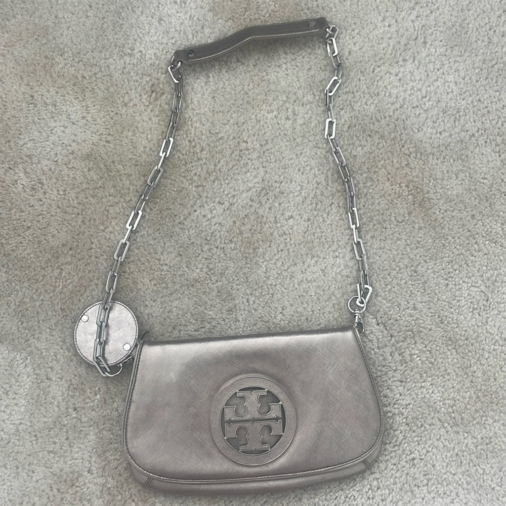 Tory Burch Reva front slap chain crossbody purse.
